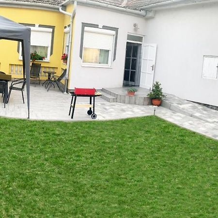 Viktor Apartmanház Zamárdi Exteriér fotografie