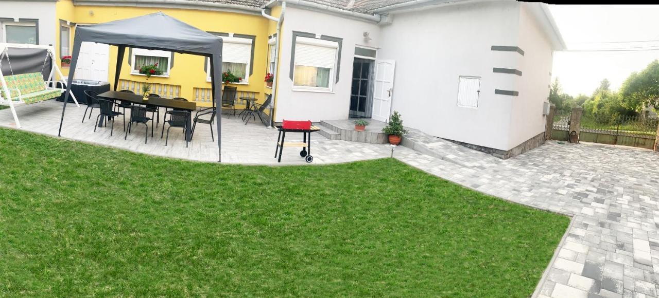 Viktor Apartmanház Zamárdi Exteriér fotografie