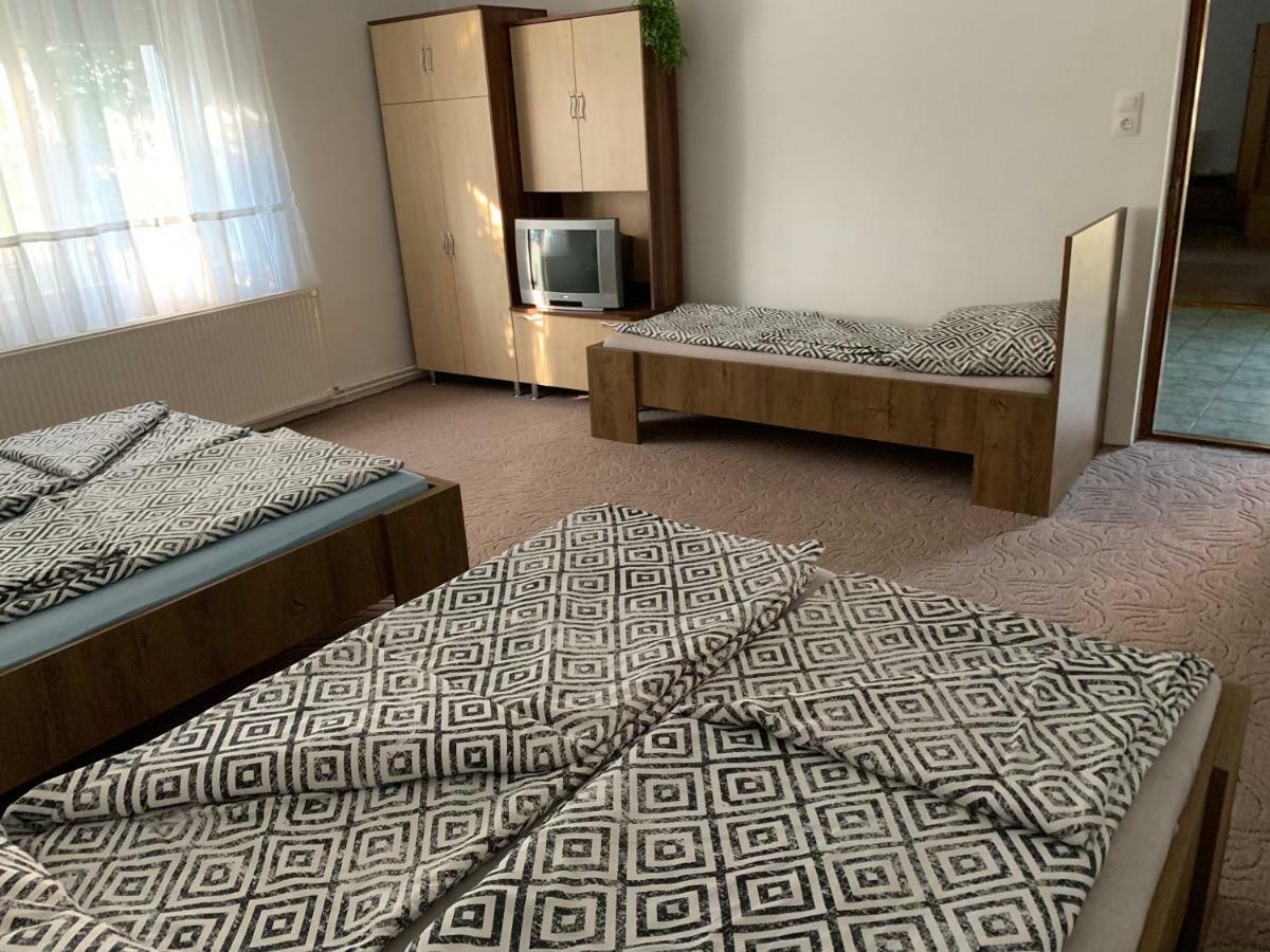Viktor Apartmanház Zamárdi Exteriér fotografie