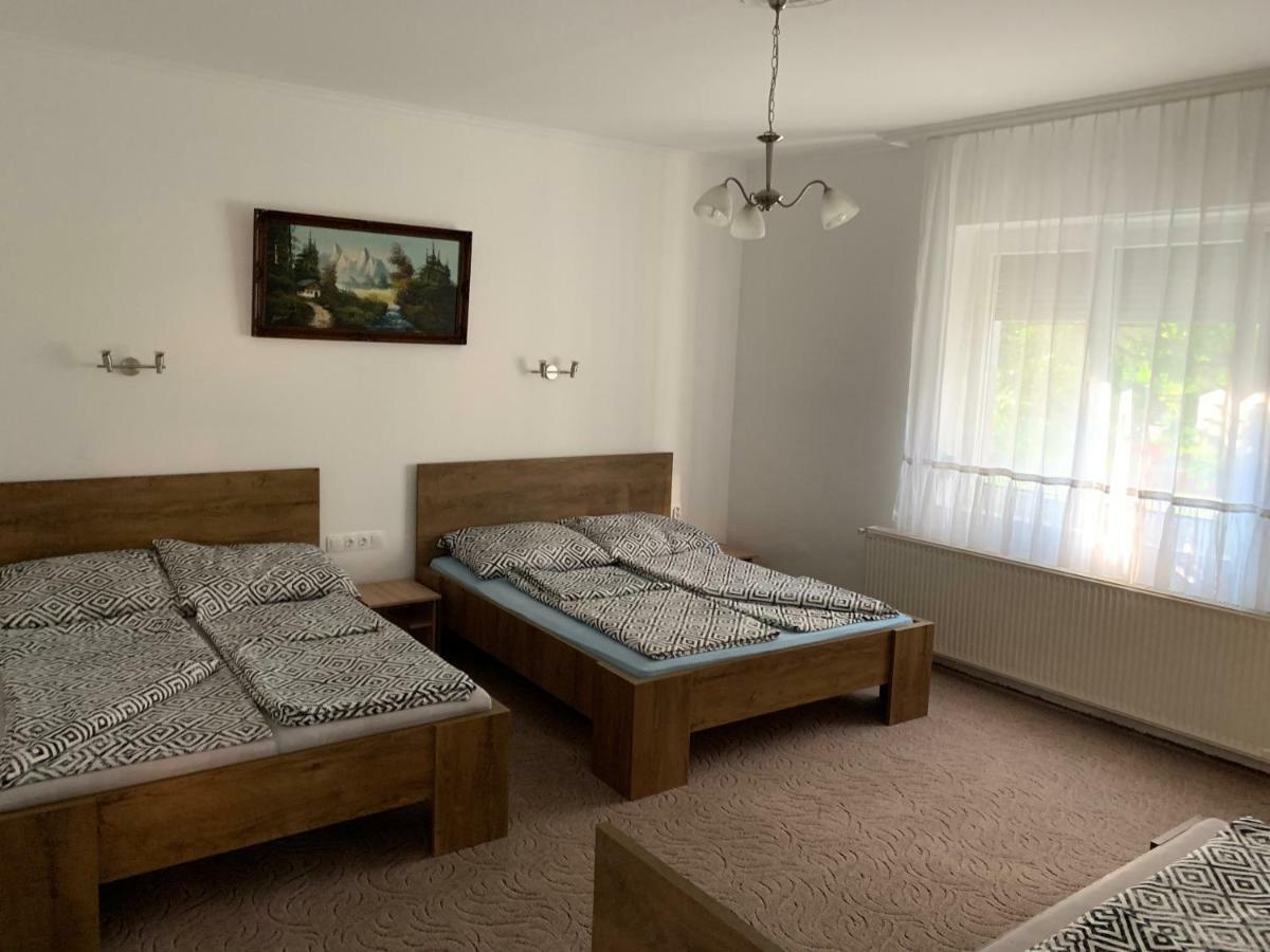 Viktor Apartmanház Zamárdi Exteriér fotografie
