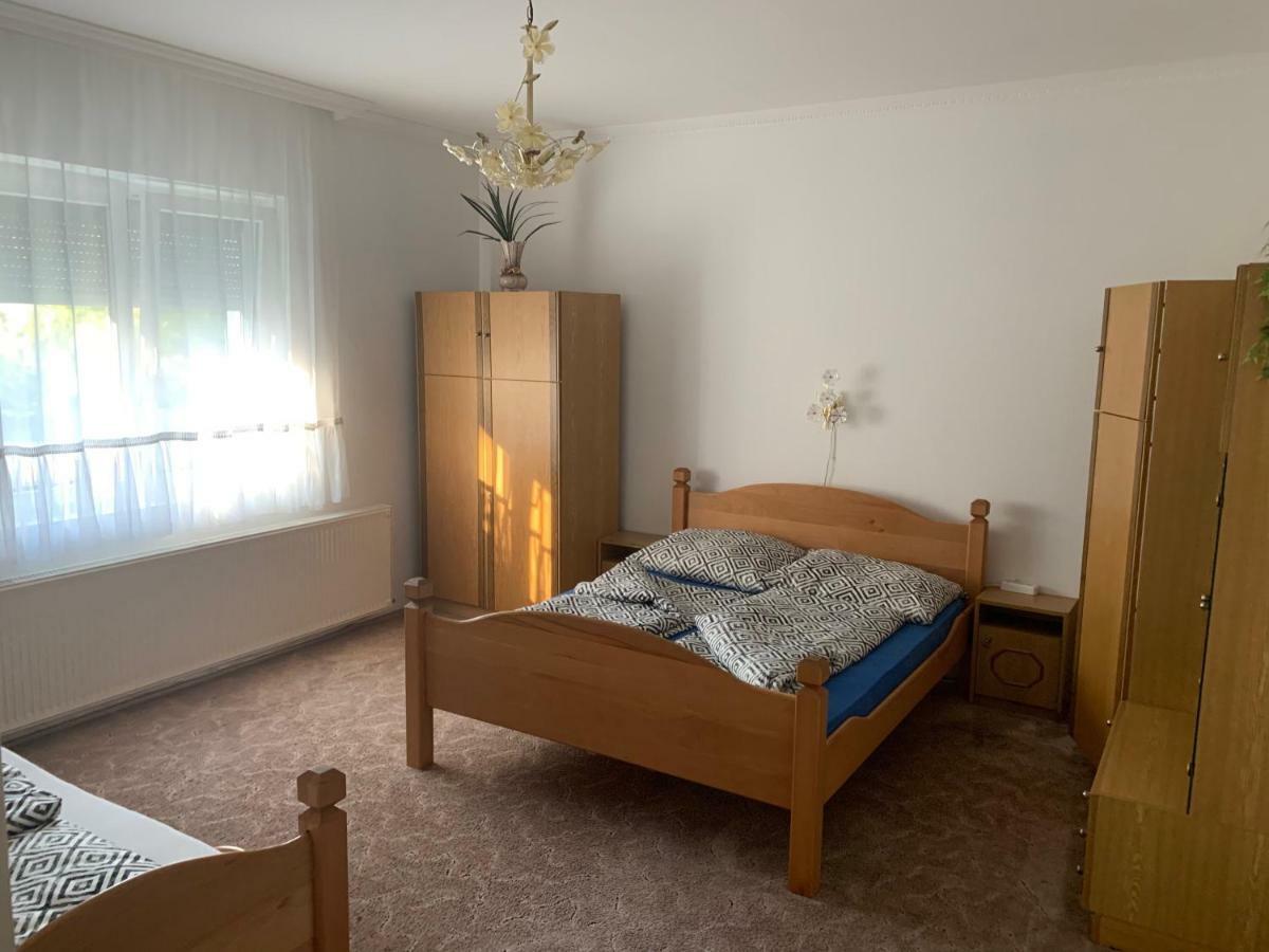 Viktor Apartmanház Zamárdi Exteriér fotografie